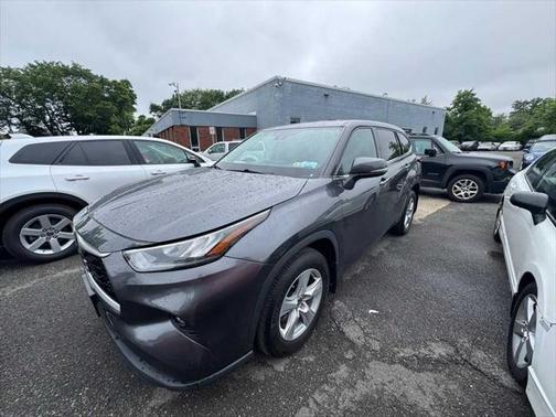 2020 Toyota Highlander LE
