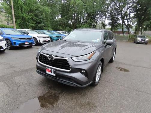 2020 Toyota Highlander LE