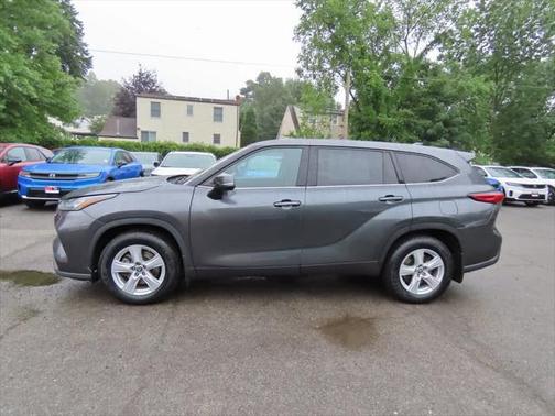 2020 Toyota Highlander LE