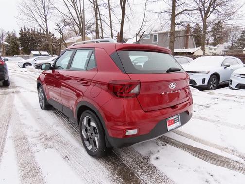 2025 Hyundai VENUE Limited