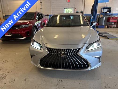2022 Lexus ES 350 Base