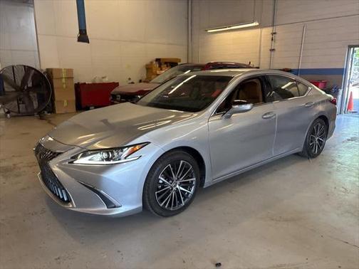 2022 Lexus ES 350 Base