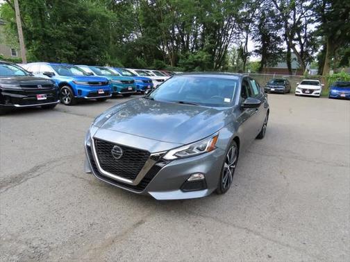 2022 Nissan Altima 2.5 SR