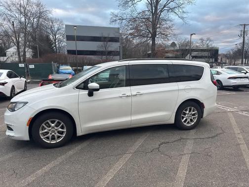 2021 Chrysler Voyager LXI