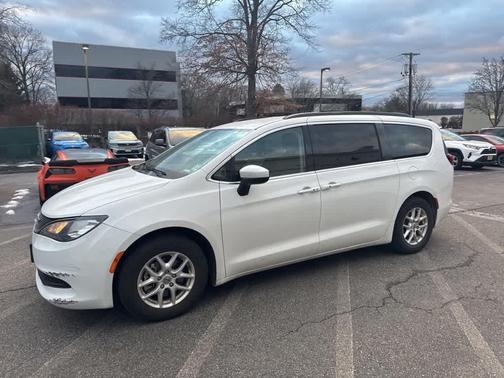 2021 Chrysler Voyager LXI