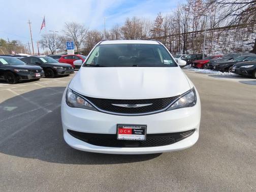 2021 Chrysler Voyager LXI