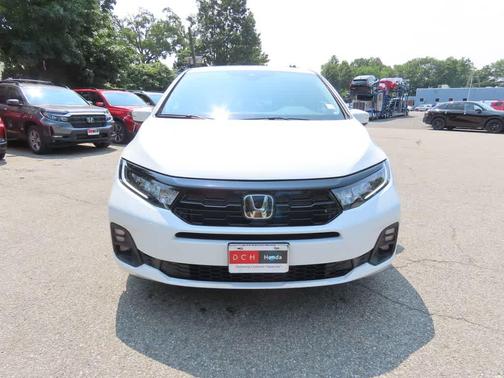 Platinum White Pearl 2026 Honda Odyssey Touring