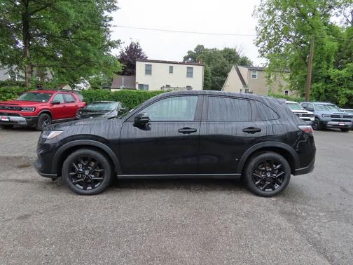 Crystal Black Pearl 2024 Honda HR-V Sport