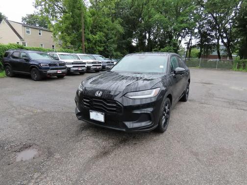 Crystal Black Pearl 2024 Honda HR-V Sport