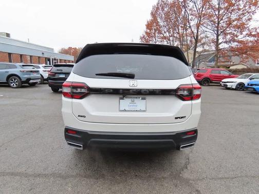 2023 Honda Pilot Sport
