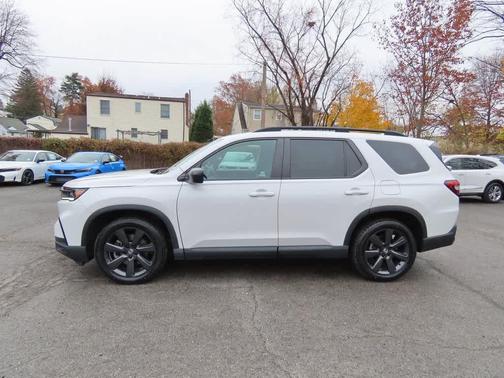 2023 Honda Pilot Sport