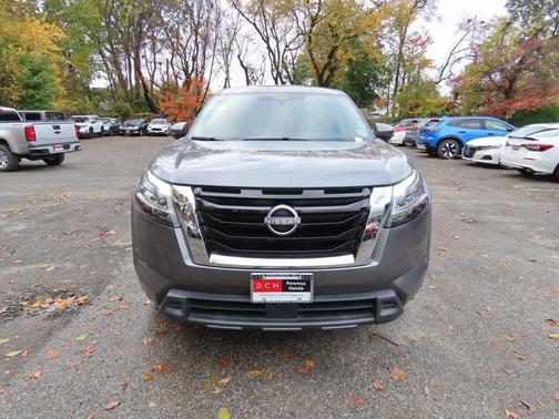 2022 Nissan Pathfinder S