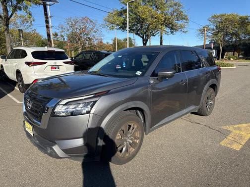 2022 Nissan Pathfinder S