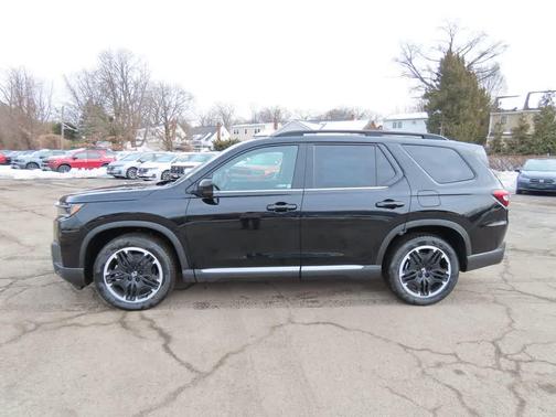 Crystal Black Pearl 2026 Honda Pilot Touring S