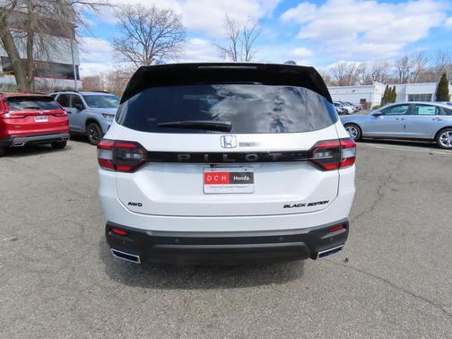 2025 Honda Pilot Black Edition