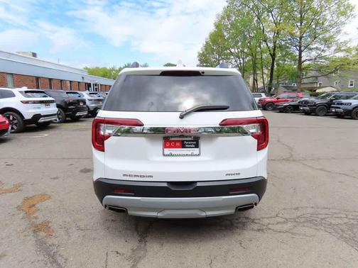 Summit White 2023 GMC Acadia SLT