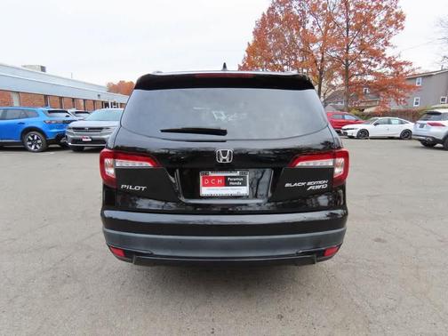 2022 Honda Pilot Black Edition