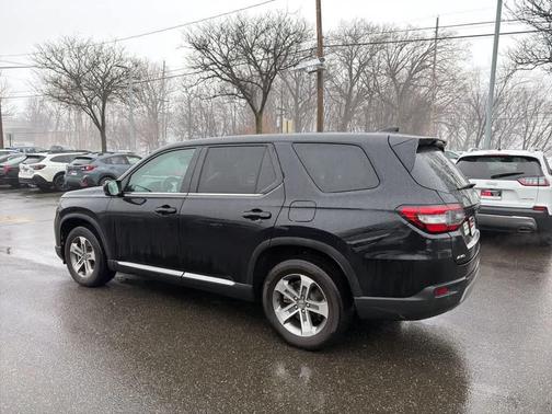 2023 Honda Pilot EX-L 8-Passenger