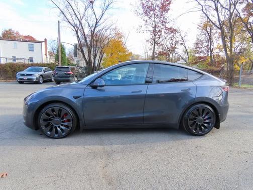 2023 Tesla Model Y Performance