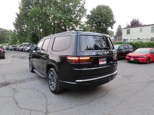 Diamond Black 2024 Jeep Wagoneer Series II