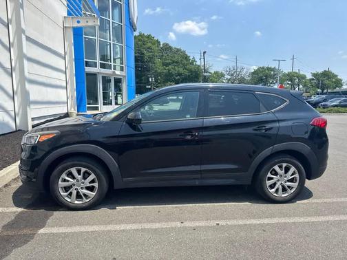 Black Noir Pearl 2019 Hyundai TUCSON SE