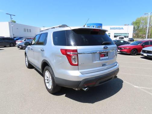 Ingot Silver Metallic 2013 Ford Explorer XLT