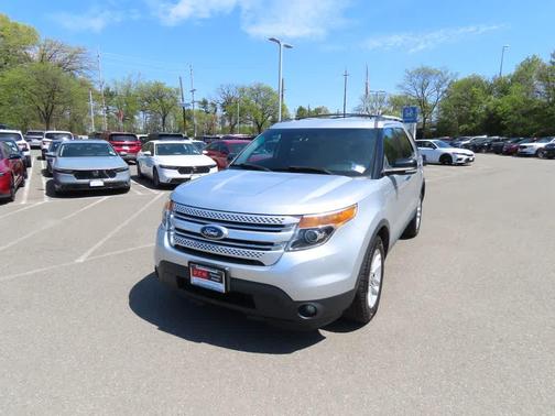 Ingot Silver Metallic 2013 Ford Explorer XLT