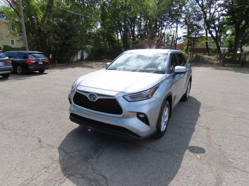 2022 Toyota Highlander Hybrid LE