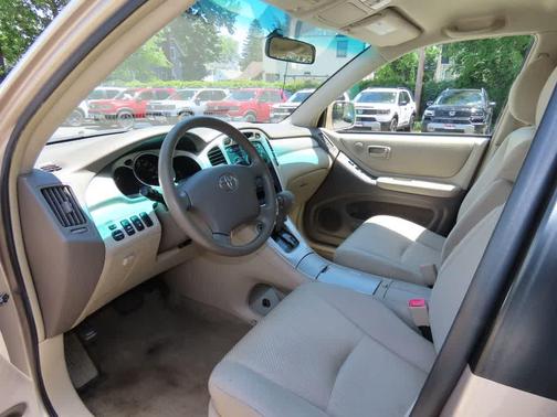 Sonora Gold Pearl 2004 Toyota Highlander