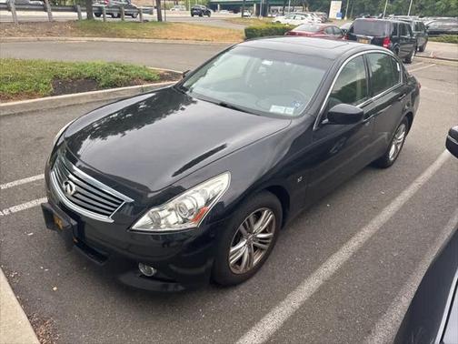 2015 INFINITI Q40 Base