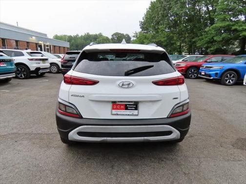 2022 Hyundai KONA SEL