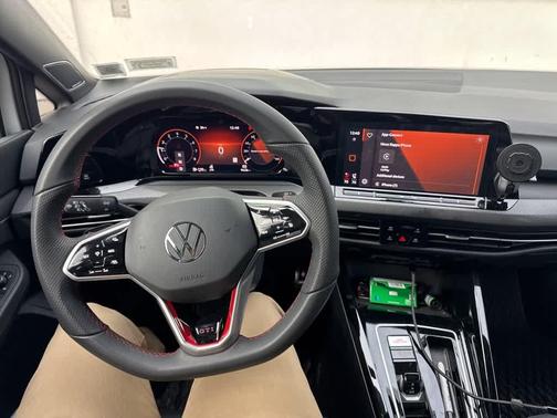 2024 Volkswagen Golf GTI 2.0T Autobahn