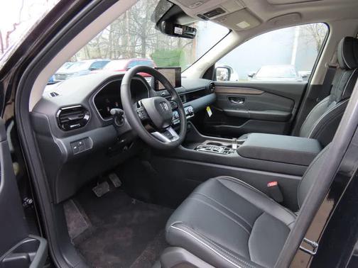 Crystal Black Pearl 2026 Honda Pilot Elite