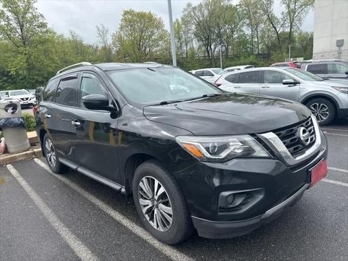 2017 Nissan Pathfinder SV