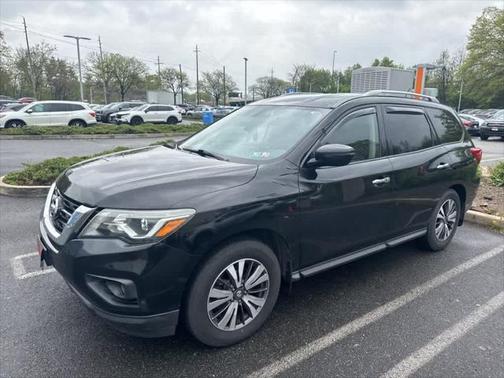 2017 Nissan Pathfinder SV