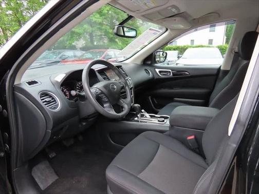 2017 Nissan Pathfinder SV