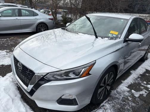 2022 Nissan Altima 2.5 SV