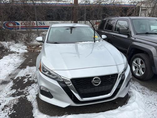 2022 Nissan Altima 2.5 SV