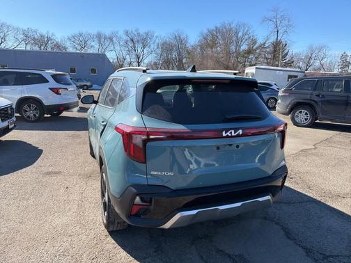 2025 Kia Seltos EX
