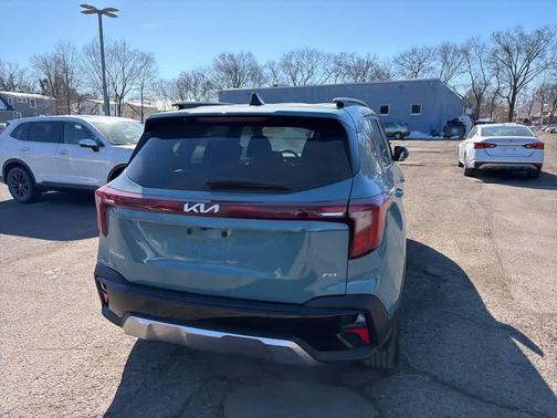 2025 Kia Seltos EX