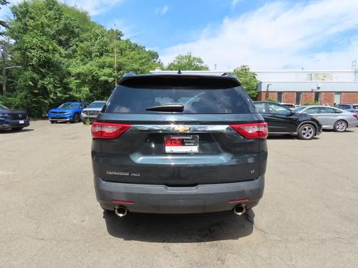 Graphite Metallic 2020 Chevrolet Traverse LT Leather