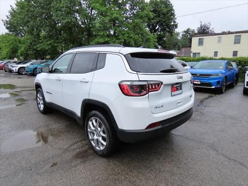 2022 Jeep Compass Latitude Lux