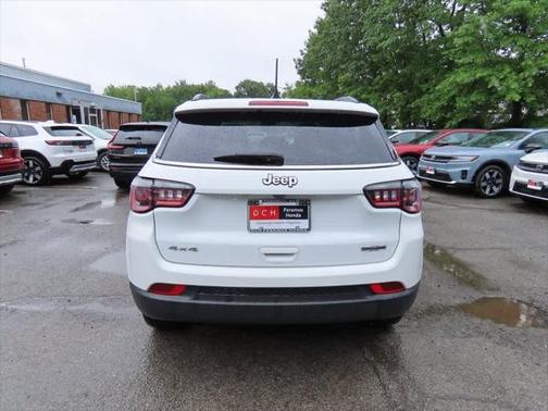 2022 Jeep Compass Latitude Lux