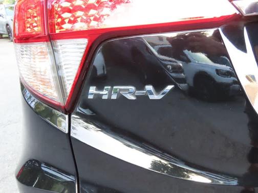 Crystal Black Pearl 2021 Honda HR-V LX