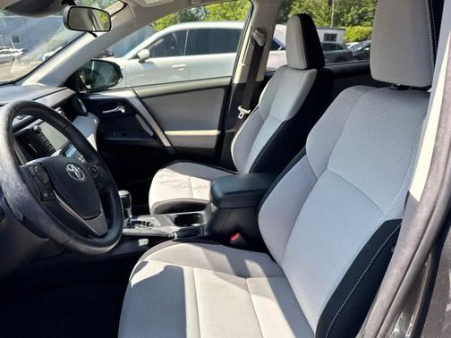 Magnetic Gray Metallic 2018 Toyota RAV4 XLE