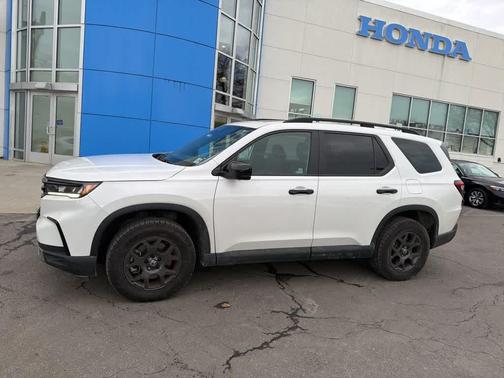 2023 Honda Pilot TrailSport