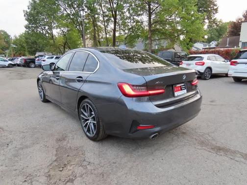 2019 BMW 330 i xDrive