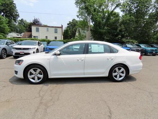 2014 Volkswagen Passat Auto Wolfsburg Ed