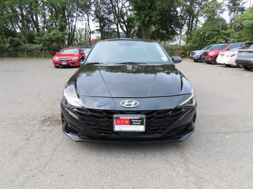2021 Hyundai ELANTRA SE