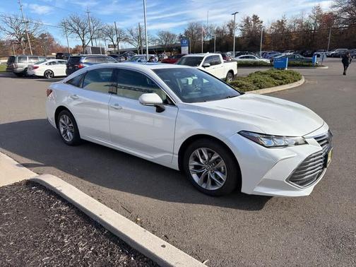 2022 Toyota Avalon XLE